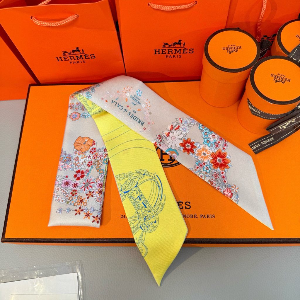 Hermes　TWILLY　エルメス　ツイリー　花柄　スカーフ　シルク　レディーススカーフ　BRIDES DE GALA EN FLEURS - 画像 5