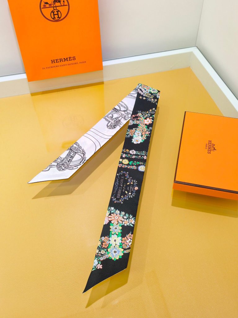 Hermes　TWILLY　エルメス　ツイリー　花柄　スカーフ　シルク　レディーススカーフ　BRIDES DE GALA EN FLEURS - 画像 3