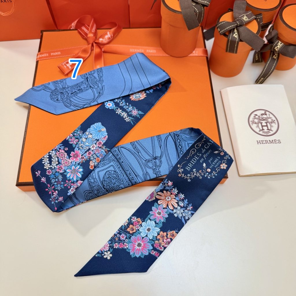 Hermes　TWILLY　エルメス　ツイリー　花柄　スカーフ　シルク　レディーススカーフ　BRIDES DE GALA EN FLEURS - 画像 2