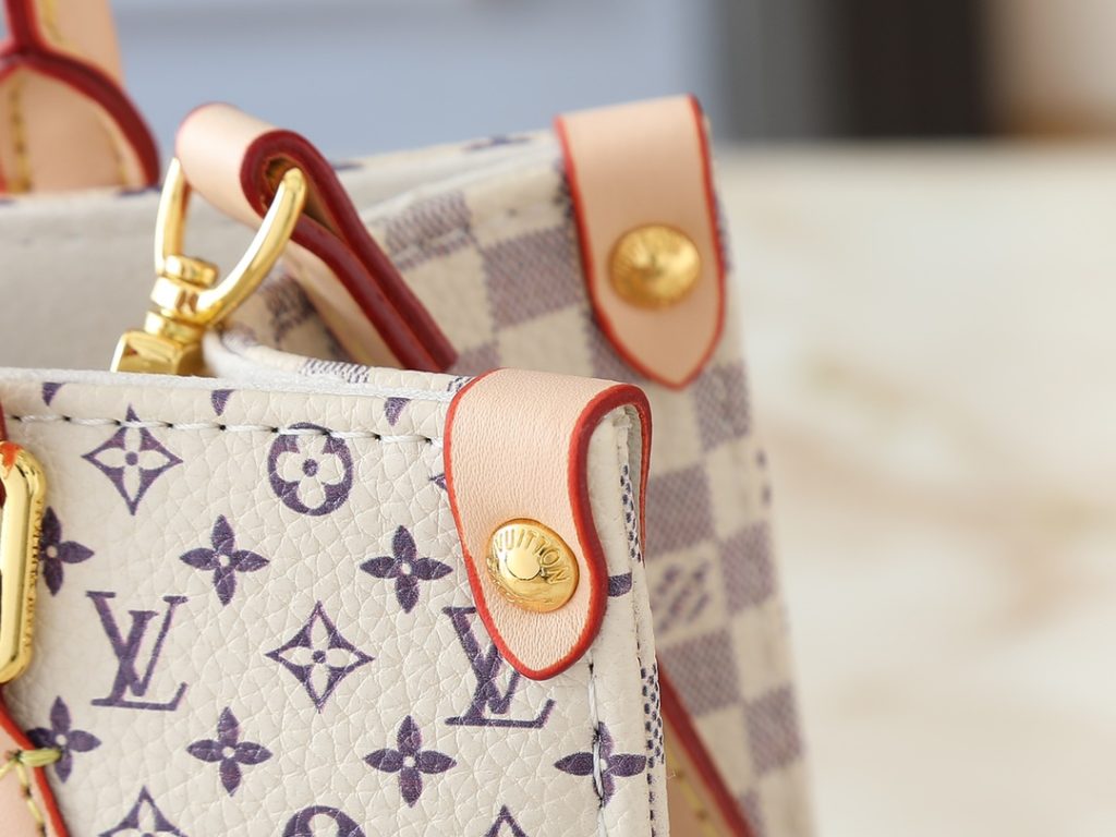 ルイヴィトンバッグ　LOUIS VUITTON　オンザゴー PM　ホワイト　モノグラム　レディーストートバッグ　ハンドバッグ　2wayバッグ - 画像 5