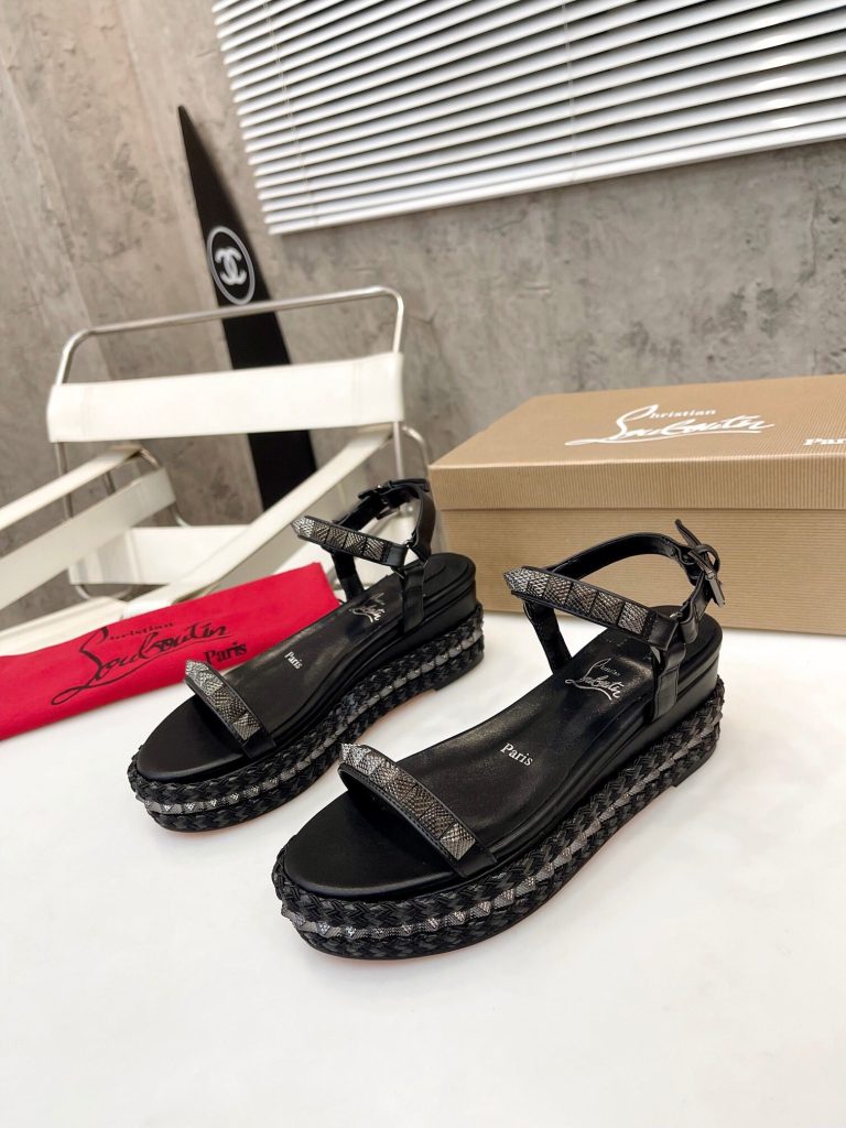 Christian Louboutin　PYRACLOU　クリスチャンルブタン　ウェッジサンダル　厚底サンダル　メタルスパイク　サンダル　ブラック - 画像 2