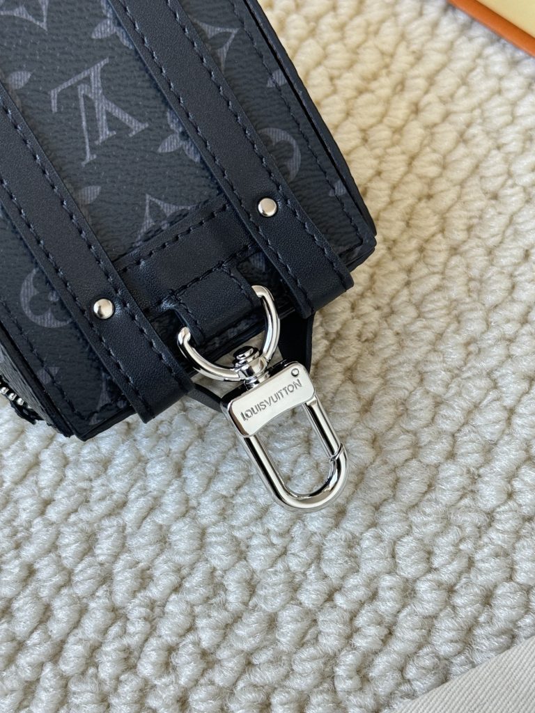 ルイヴィトン 　LOUIS VUITTON　トランクキーホルダー　リュックキーホルダー　モノグラム エクリプス ポルトクレ バックパック 　メンズ　バックチャーム - 画像 5
