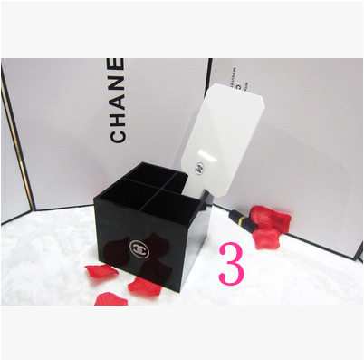 お買い得２つセット　手鏡と小物入れの組合せ　CHANEL/シャネル　化粧用品鏡/収納BOX - 画像 3