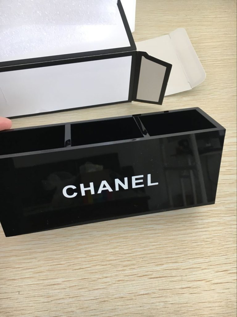 CHANEL シャネル　メイクボックス　化粧品の収納ボックス　小物入れBOX　仕切り3つ - 画像 2