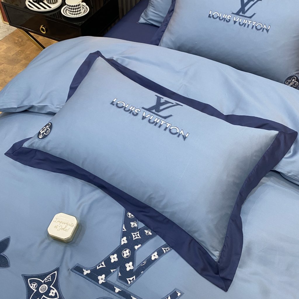 LOUIS VUITTON★ルイヴィトン掛け布団カバー4点セット 寝具カバーセット ダブルサイズ/キングサイズ 刺繍系上品3色 - 画像 3