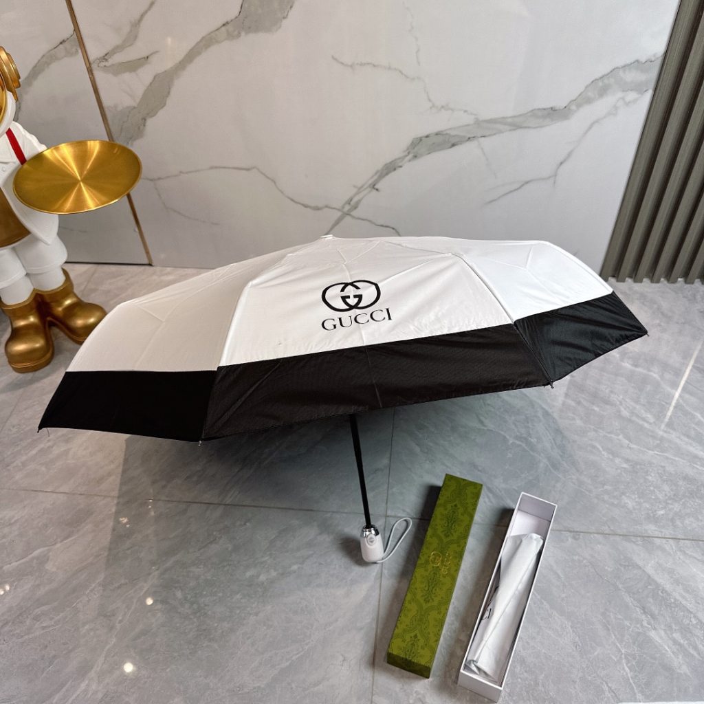 グッチ　GUCCI　シンプル　かさ傘　日傘雨傘　折りたたみ傘　ワンタッチ開閉アンブレラ　UVカット - 画像 2