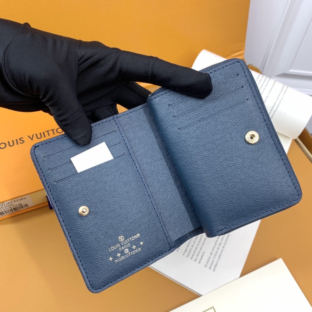 ルイ・ヴィトン モノグラム キャンバス 長財布｜金具とロゴの印象で比べる - 商品画像 6