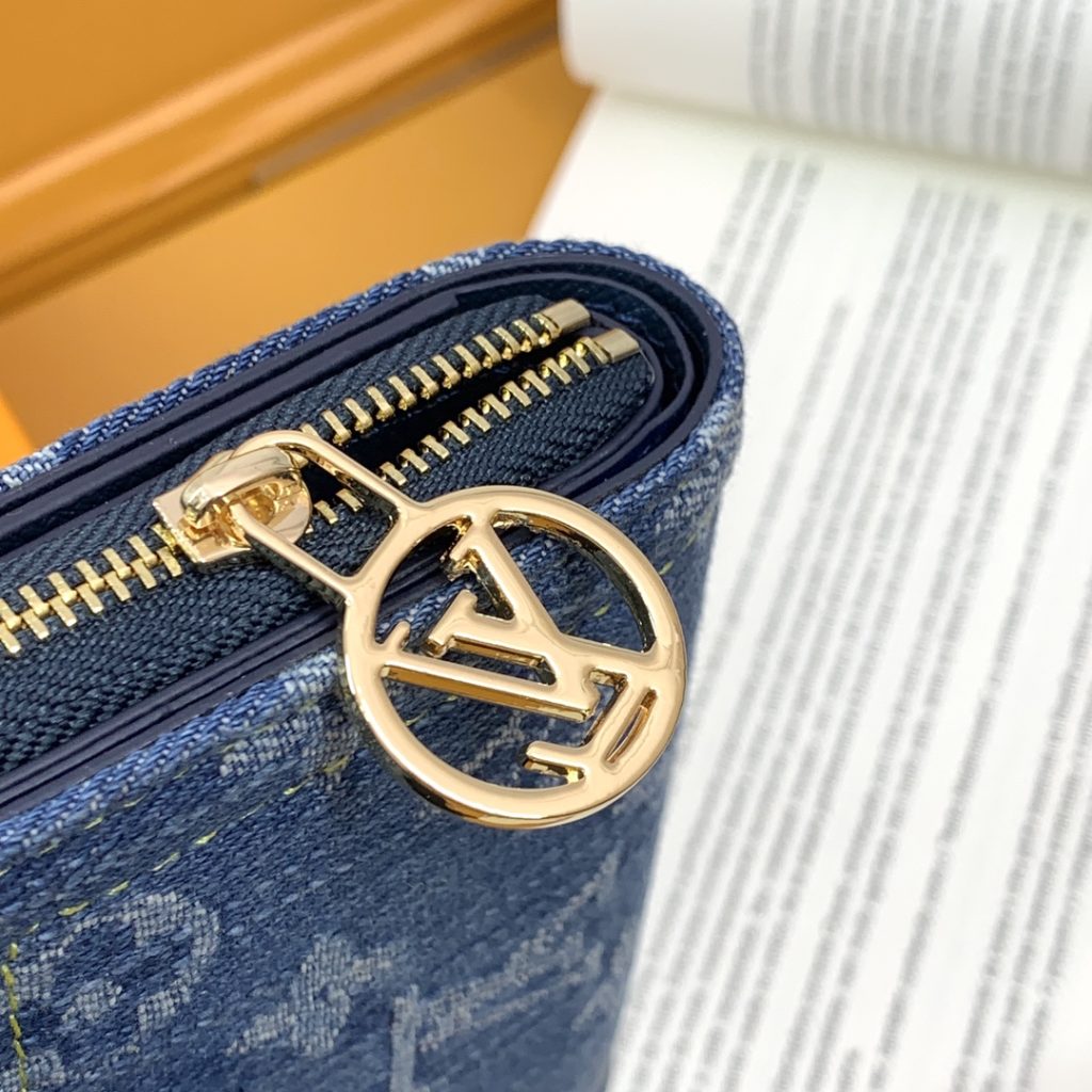 ルイ・ヴィトン モノグラム キャンバス 長財布｜金具とロゴの印象で比べる - 商品画像 4