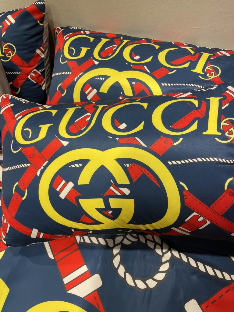 グッチ　掛け布団カバーセット　GUCCI布団カバー4点セット　妙趣の絵柄寝具ベッド用品夏3色 心地よい - 画像 8