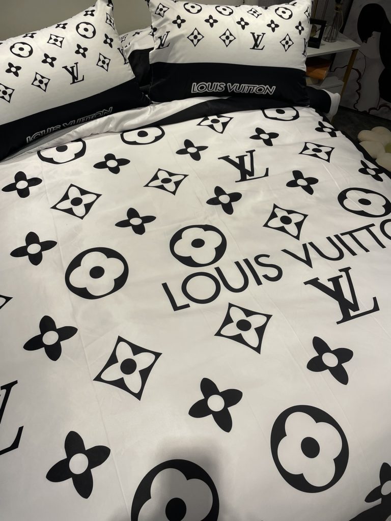 ルイヴィトン　掛け布団カバーセット　LOUIS VUITTON布団カバー4点セット　妙趣の絵柄寝具ベッド用品夏3色　心地よい - 画像 5