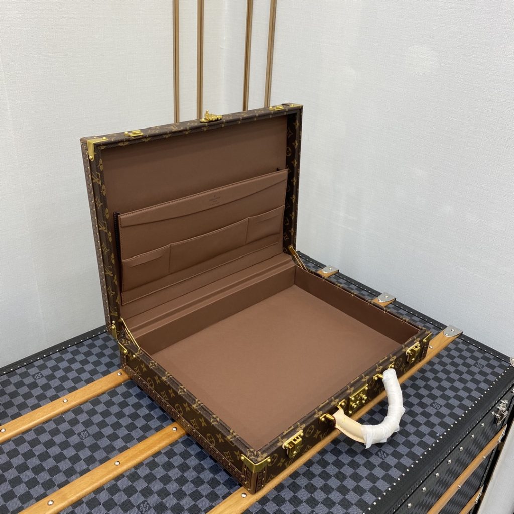 LOUIS VUITTON/ルイヴィトン　トランク　ハードケース　トランクケース　モノグラム/ゴールド - 画像 6