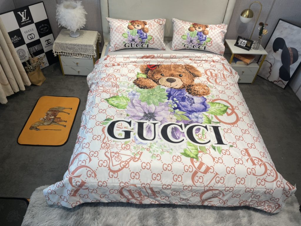 GUCCI/グッチ　夏布団セット3点　肌掛け布団と枕カバーの3点セット　キルトケット　ひんやり涼やか　キルティング　ダブルベッド選べる4色 - 画像 4