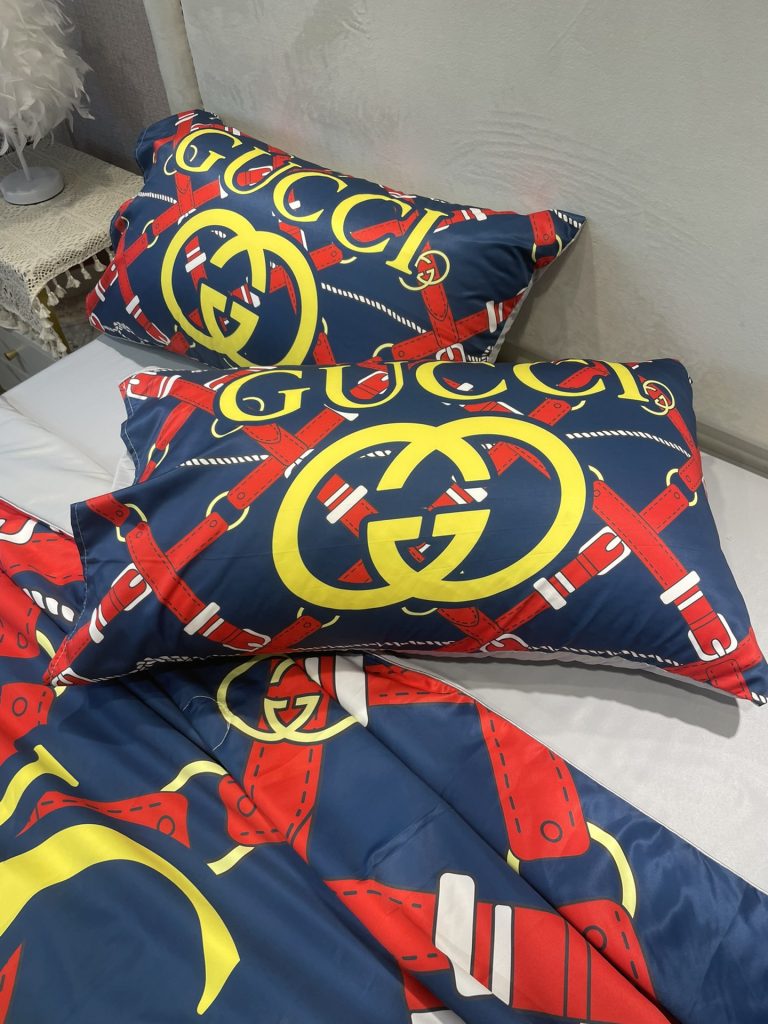 GUCCI/グッチ　夏布団セット3点　肌掛け布団と枕カバーの3点セット　キルトケット　ひんやり涼やか　キルティング　ダブルベッド選べる4色 - 画像 3