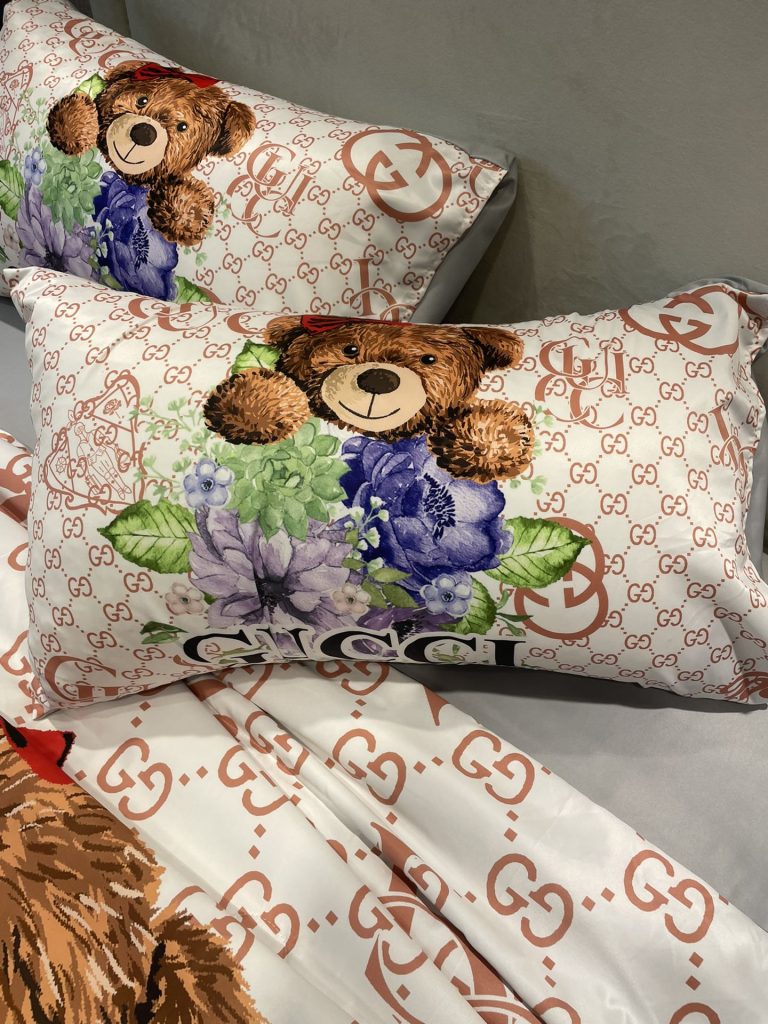 GUCCI/グッチ　夏布団セット3点　肌掛け布団と枕カバーの3点セット　キルトケット　ひんやり涼やか　キルティング　ダブルベッド選べる4色 - 画像 6