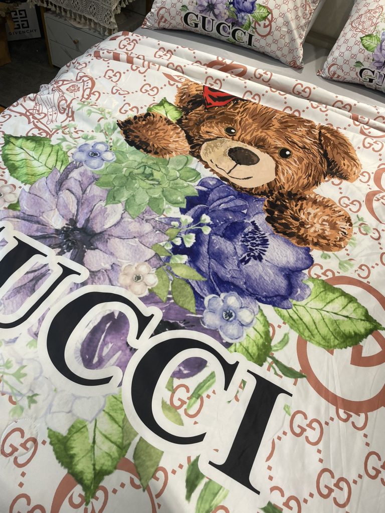 GUCCI/グッチ　夏布団セット3点　肌掛け布団と枕カバーの3点セット　キルトケット　ひんやり涼やか　キルティング　ダブルベッド選べる4色 - 画像 5