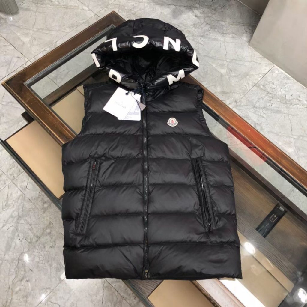 秋冬限定　MONCLER　モンクレール　ダウンベスト　MONTREUIL GILET　ナイロン　フード　レタリングプリント　ベスト - 画像 3