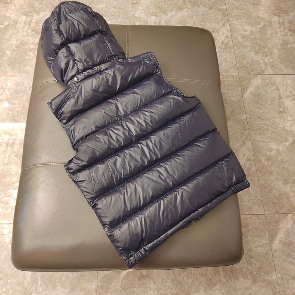 秋冬限定！大人気　絶対欲しいMONCLER (モンクレール)　フルジップ　ダウンベスト　光沢ナイロン　フード着脱　Bormes　4色 - 画像 7