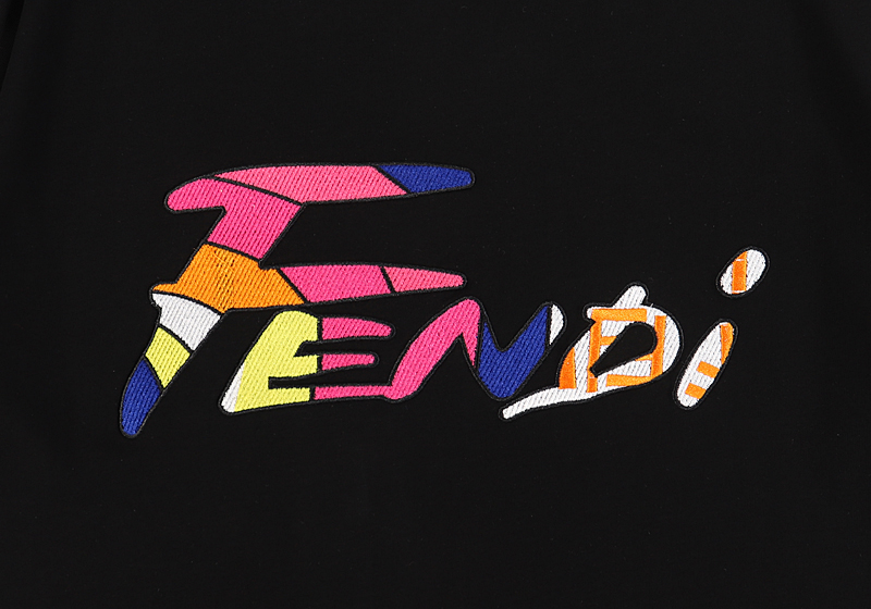 FENDI　フェンディ　クルーネックシャツ　プリントシャツ　半袖シャツ　Ｔ-Shirt　ブラック/ホワイト　2色　男女兼用 - 画像 5