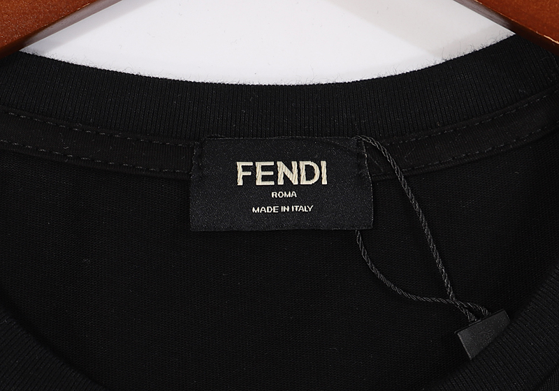 FENDI　フェンディ　クルーネックシャツ　プリントシャツ　半袖シャツ　Ｔ-Shirt　ブラック/ホワイト　2色　男女兼用 - 画像 6