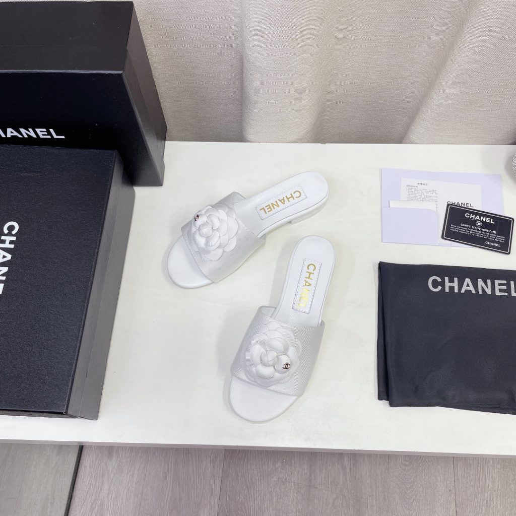 CHANEL　ミュール　シャネルサンダル/スリッパ　ルームシューズ　レディースローヒール　カメリア選べる4色 - 画像 4