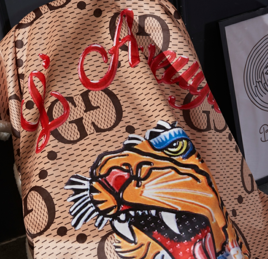 グッチ　GUCCI　タイガー模様　ブランケット　オシャレ毛布　掛け毛布　ひざ掛け毛布　冷房対策　暖かい　保温　通年使用 - 画像 2
