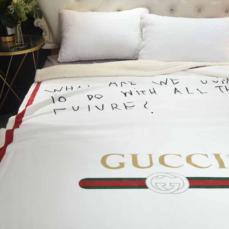 グッチ　GUCCI　ブランケット　ホワイト　毛布　ソファー用毛布　ひざ掛け毛布　シープ調 毛布　オシャレ - 画像 2