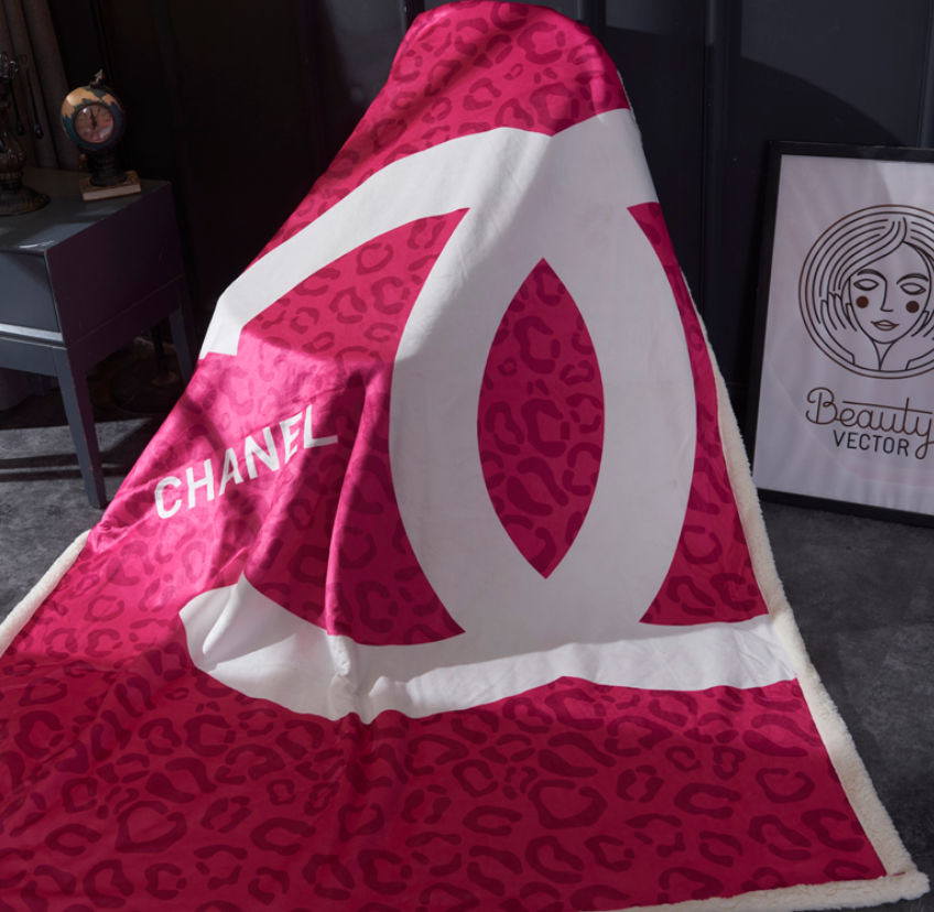 シャネル　CHANEL　毛布　大きロゴ　暖かい　厚手　掛け毛布　ブランケット　ピンク　もこもこ毛布 - 画像 2