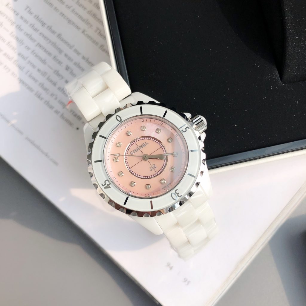 Chanel シャネル👜⌚💖CHANEL 香奈儿 J12 ホワイトセラミック 33mm レディース 自動巻き 200m防水✨ - 画像 4