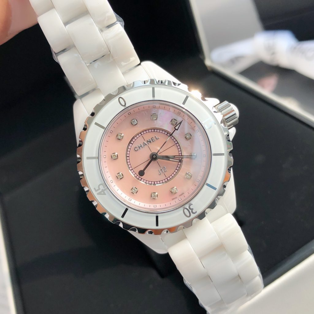 Chanel シャネル👜⌚💖CHANEL 香奈儿 J12 ホワイトセラミック 33mm レディース 自動巻き 200m防水✨ - 画像 5