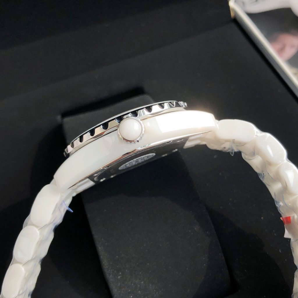 Chanel シャネル👜⌚💖CHANEL 香奈儿 J12 ホワイトセラミック 33mm レディース 自動巻き 200m防水✨ - 画像 7