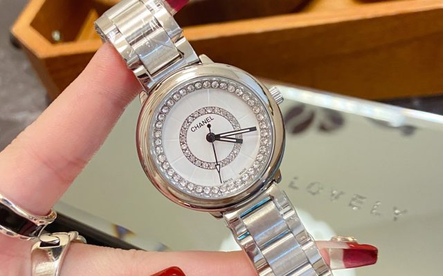 通勤目線で見るCHANELの腕時計の印象