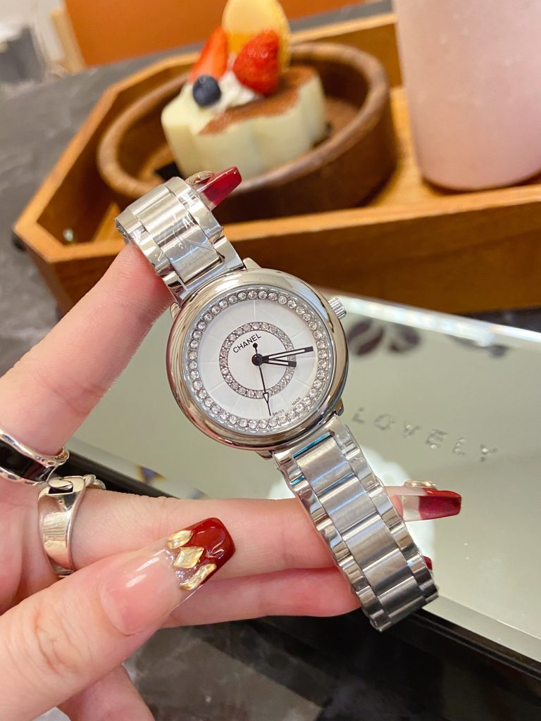 通勤目線で見るCHANELの腕時計の印象