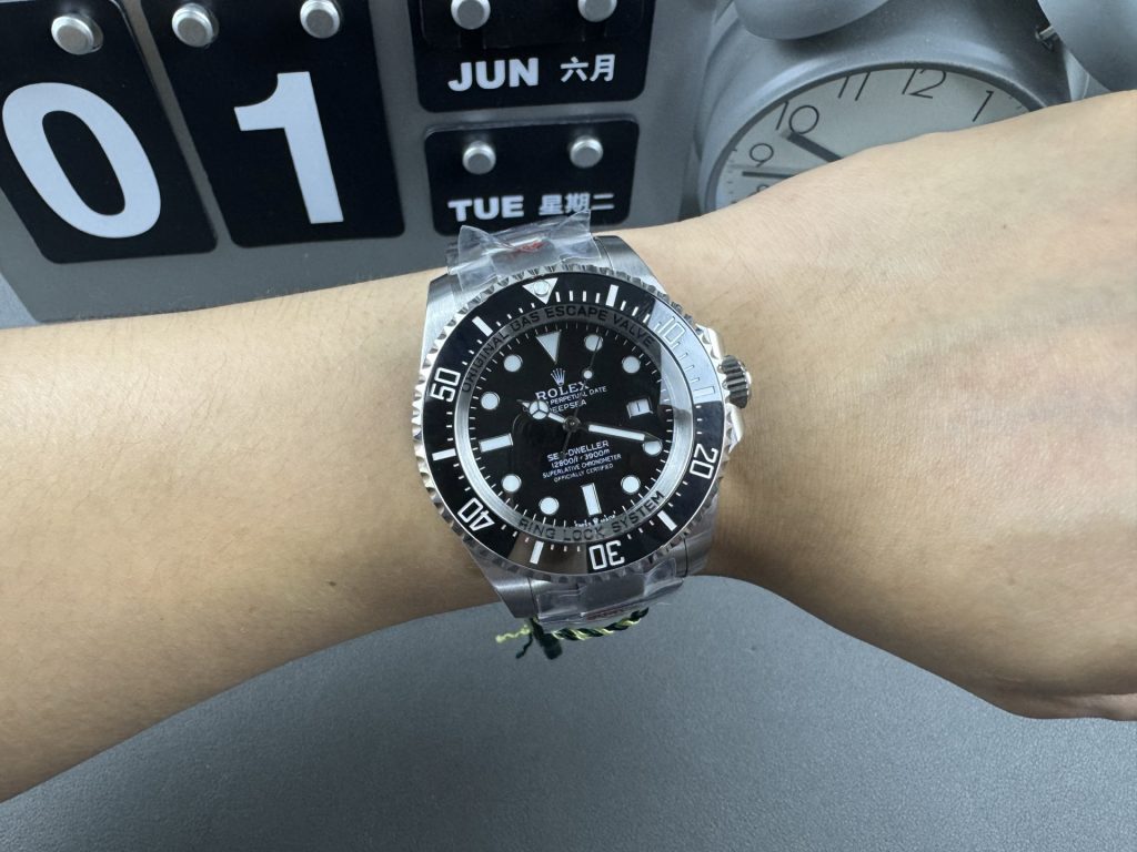 Rolex ロレックス【実物写真】ロレックス シードゥエラー 44mm 3235ムーブメント ブラック🖤✨ メンズ腕時計⌚ 正規品同様🔝 高級感溢れる🤑 - 画像 3
