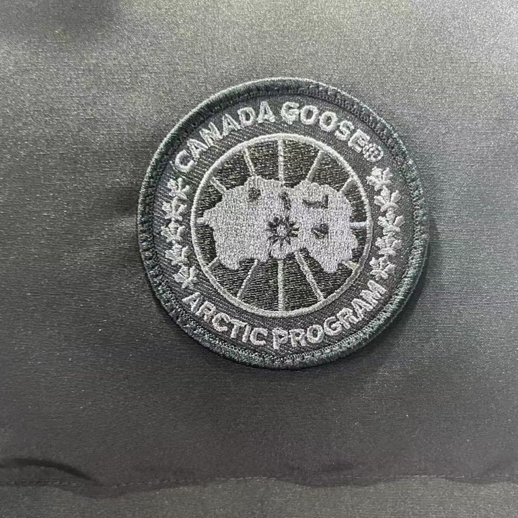 CANADA GOOSE（カナダグース）🛍️✨【】カナダグース ダウンジャケット レディース ロングコート 防寒 アウトドア 🧥🦢 - 画像 4