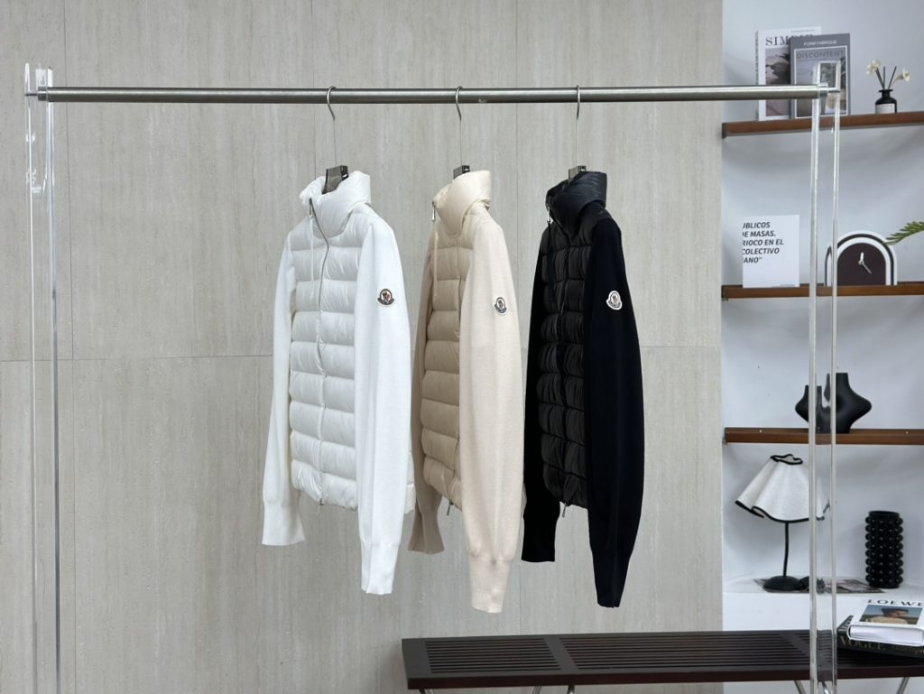 Moncler モンクレール🛍️✨【MONCLER モンクレール ダウンジャケット】大人気のロング丈デザインで寒さ対策◎ - 画像 3