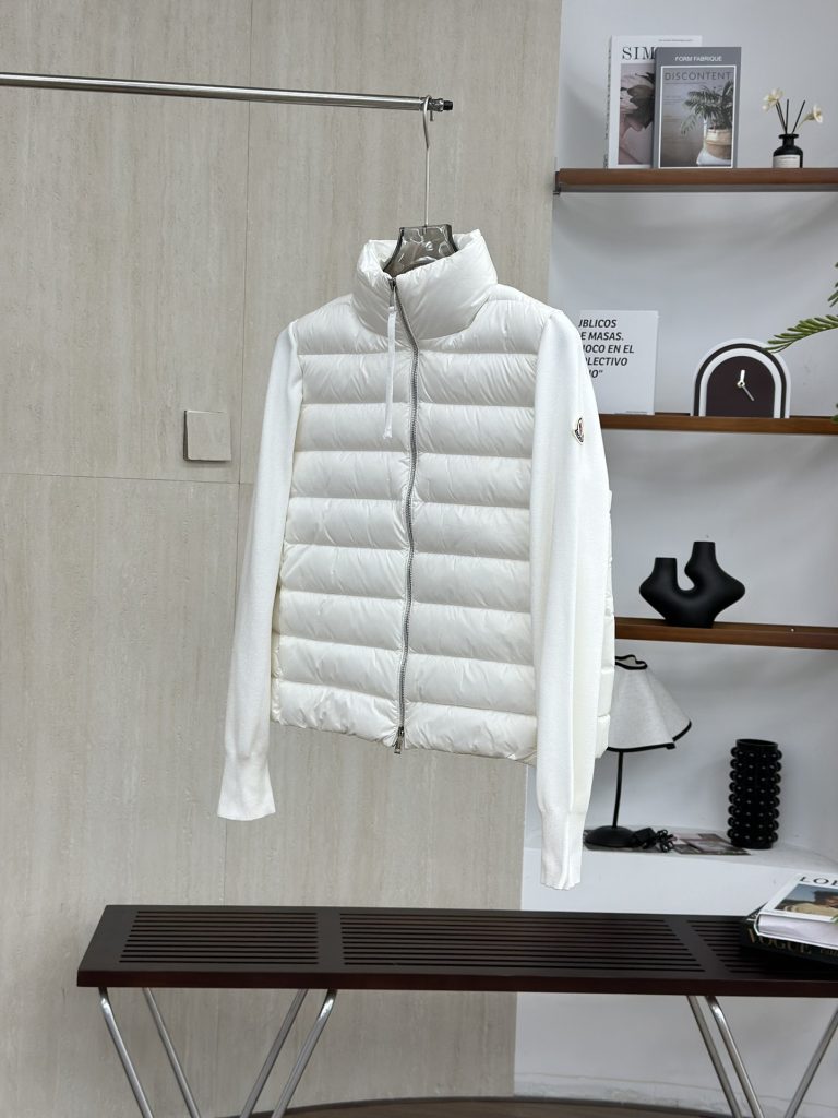 Moncler モンクレール【新作】モンクレール ダウンジャケット レディース✨ 秋冬必須アイテム🕊️ 高級素材☁️ 暖かさ抜群⭐ - 画像 2