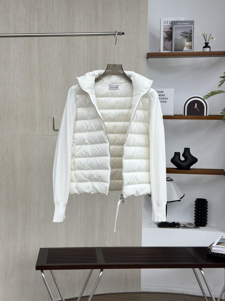 Moncler モンクレール【新作】モンクレール ダウンジャケット レディース✨ 秋冬必須アイテム🕊️ 高級素材☁️ 暖かさ抜群⭐ - 画像 3