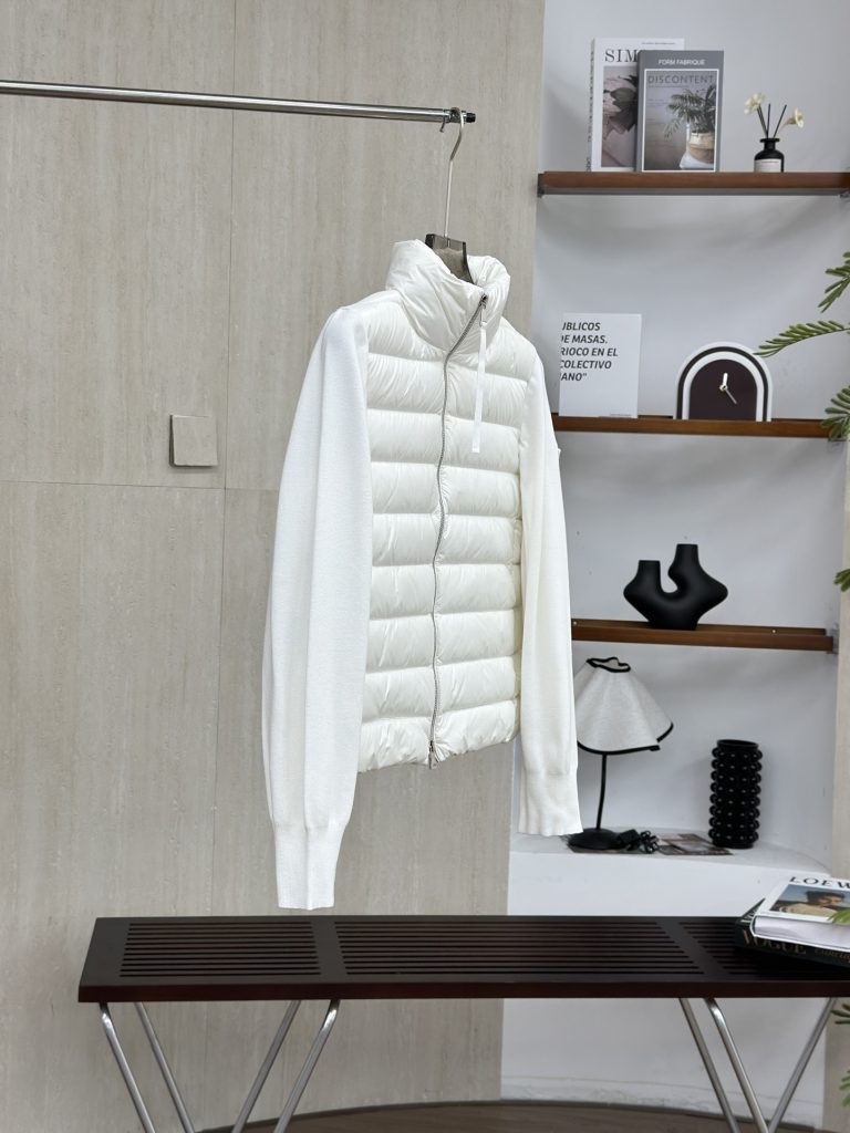 Moncler モンクレール【新作】モンクレール ダウンジャケット レディース✨ 秋冬必須アイテム🕊️ 高級素材☁️ 暖かさ抜群⭐ - 画像 5