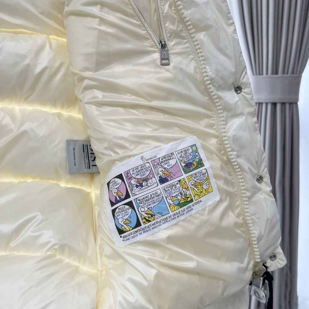 Moncler モンクレール【MONCLER】モンクレール ダウンジャケット 人気モデル✨ 秋冬必須アイテム🛒 高品質素材☁️ 暖かさ抜群❄️ - 画像 8