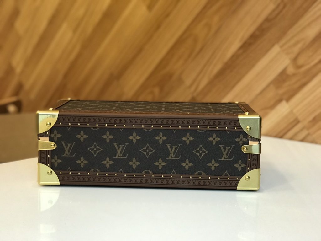 【ルイヴィトン】腕時計トランク 8本収納 モノグラム帆布 手作り 貴重品収納付き 高級感のある逸品 - 画像 3