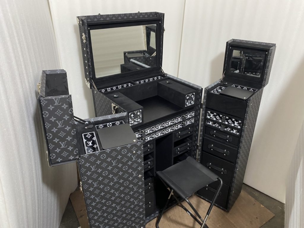 【M4700SZT】化粧台 ブラックフローラルデザイン 黒色内装 上質な仕上げ 高級感のある収納ボックス - 画像 6
