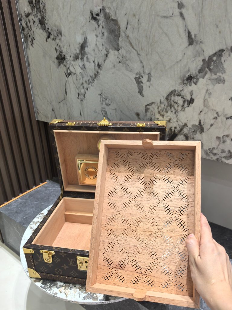 【M4700XJH】高級木製ハミダシ収納ボックス 33×25×15cm 落ち着いた色合い 上質な実木素材 大人の男性に贈る逸品 - 画像 7