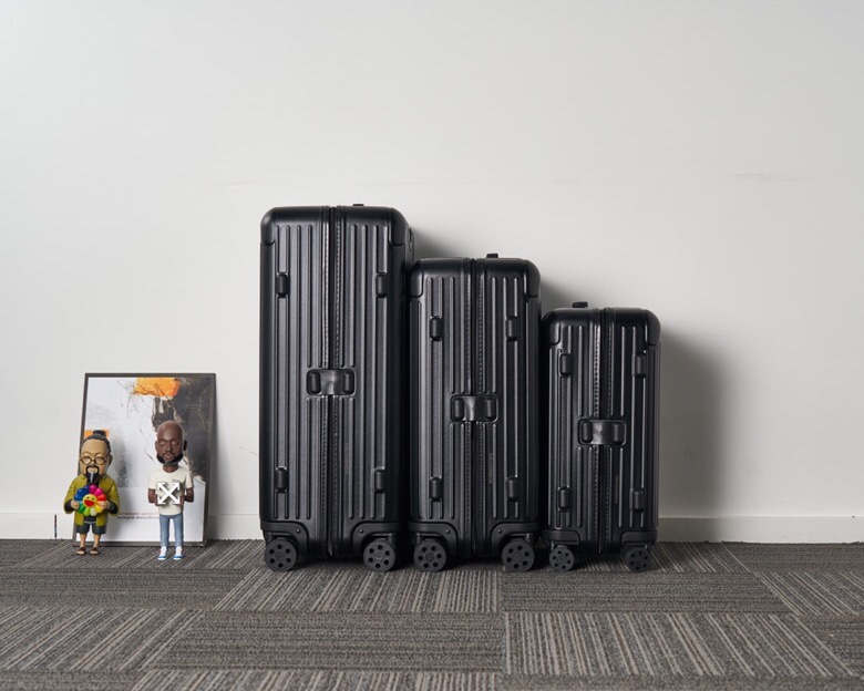 【リモワ】トランク キャリーケース 超軽量PC 最新デザイン 12色展開 高級感のある旅行用品 - 画像 3