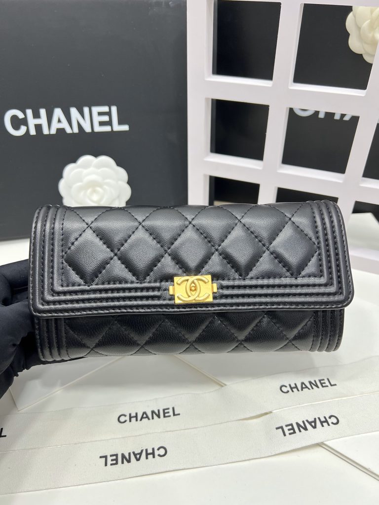 【シャネル】キャビアスキン 長財布 ココマーク金具 上品なブラックのレディースウォレット - 画像 3