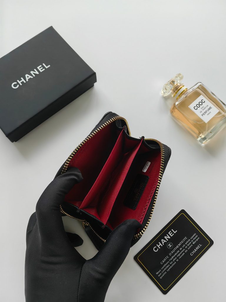【シャネル】キャビアスキン トリフォールドウォレット ココマーク金具 上品なブラックの長財布 - 画像 5