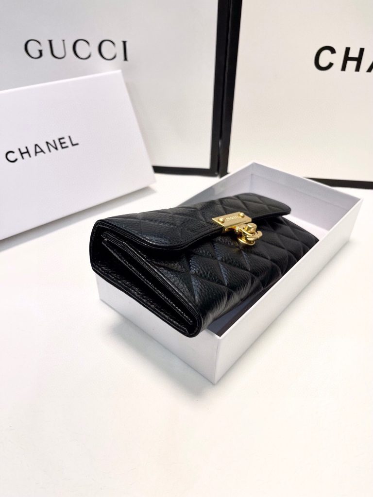 【シャネル】キャビアスキン ラウンドファスナー長財布 ココマーク金具 上品なブラックのレディースウォレット - 画像 4