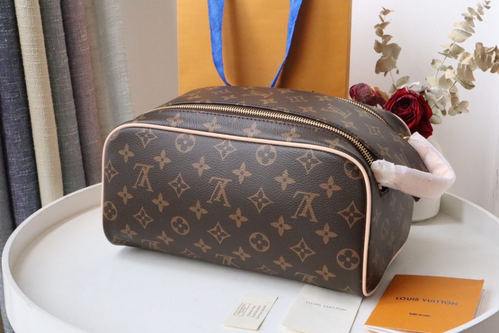 ルイヴィトン LOUIS VUITTON 定番ポーチ トゥルース トワレット キングサイズ モノグラム　レディース - 画像 2