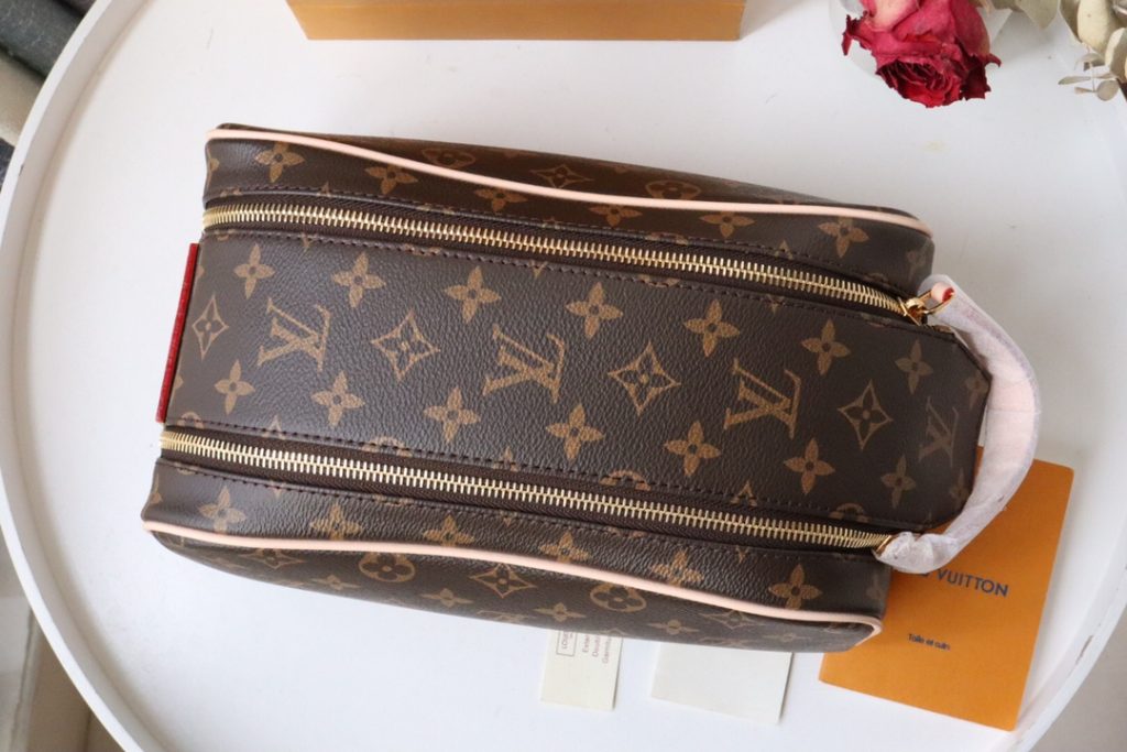 ルイヴィトン LOUIS VUITTON 定番ポーチ トゥルース トワレット キングサイズ モノグラム　レディース - 画像 3