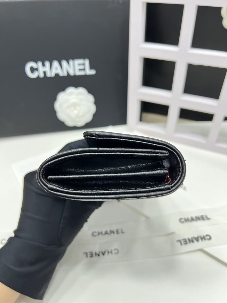 【シャネル】キャビアスキン 長財布 ココマーク金具 上品なブラックのレディースウォレット - 画像 5
