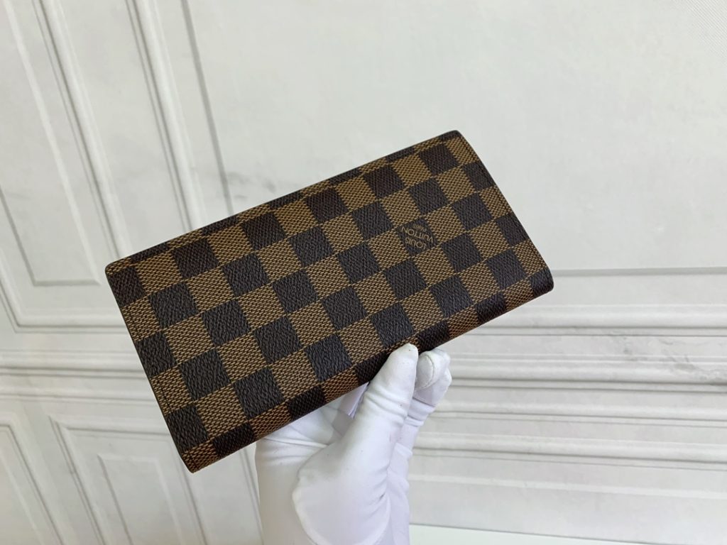 ルイヴィトン（LOUIS VUITTON） 長財布 モノグラム クラシックなデザイン 上質なレザー 上品で高級感のある逸品です - 画像 2